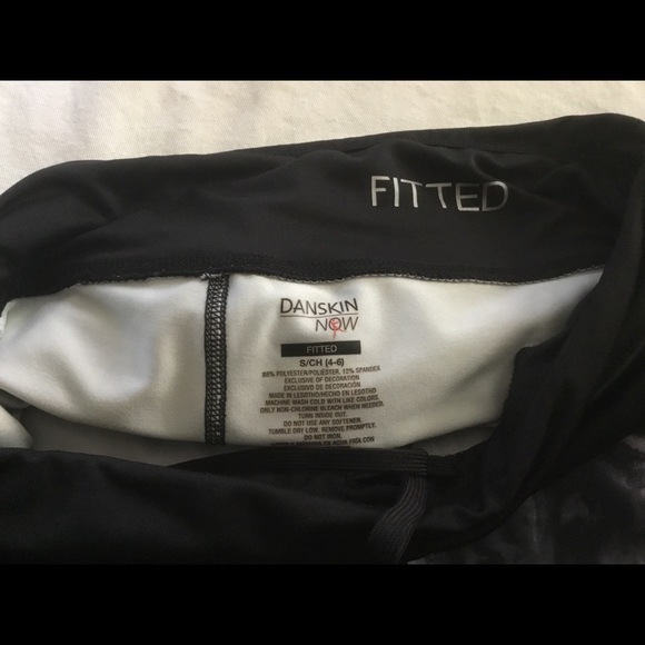 Danskin Now Fitted Yoga Capri Multi Small 4-6 color Multi - Picture 5 of 6